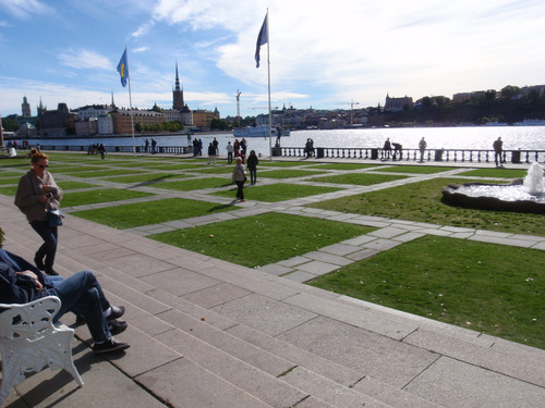 Walk around the Stadhus Grounds.